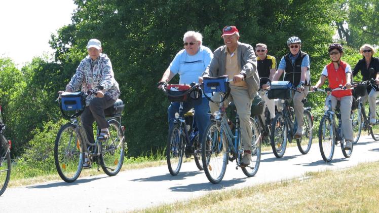 Der Elberadwanderweg  lädt zu tollen Touren ein.  
