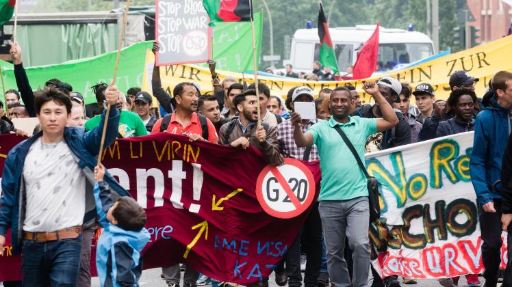 Mit einem Protestmarsch gegen die Flüchtlingspolitik der G20-Staaten machten Aktivisten bereits zwei Wochen vor dem Gipfeltreffen auf ihre Kritik aufmerksam. 