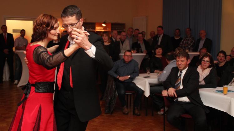 So kennt man Marco Kern in Gadebusch: beim Tango mit Partnerin Susanne Rakel auf dem Tanzparkett.  