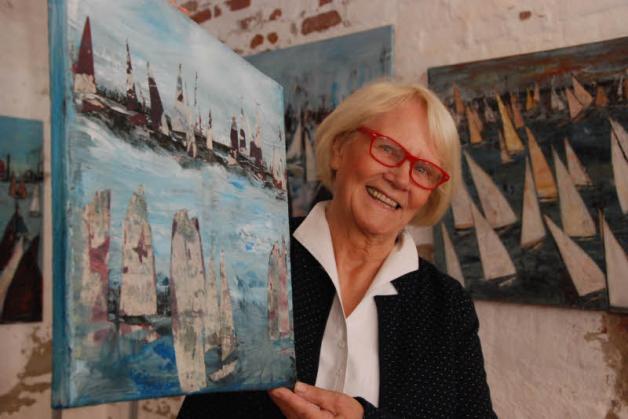 Monika Krömer zeigt ihre Acrylmalerei unter dem Titel „Markierungen maritim“ ab morgen in der Alten Schlossküche. Monika Krömer zeigt ihre Acrylmalerei unter dem Titel „Markierungen maritim“ ab morgen in der Alten Schlossküche.