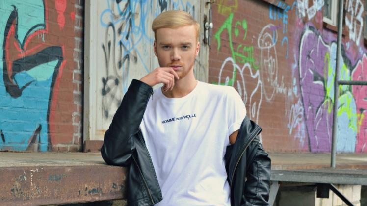 Levin Lange postet gerne Fotos von seinen Outfits im Netz, um anderen zu inspirieren.  