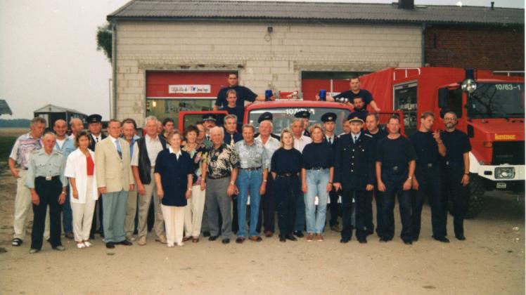 Dieses Foto entstand 1997 zum 70. Geburtstag der Spiegelhagener Wehr.  Fotos: Privat 
