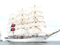 Zu den absoluten Stars der Hanse Sail gehört unter anderem der polnische Großsegler „Dar Mlodziezy“. Er macht am Passagierkai in Warnemünde fest.  
