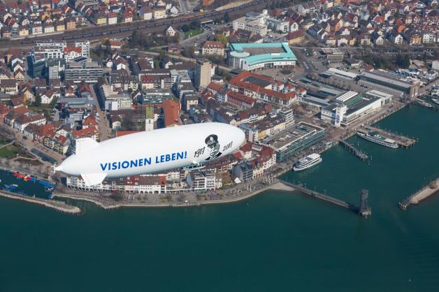 Das Foto vom Überflug über Friedrichshafen am Bodensee zeigt die Perspektive, die der Flug über Flensburg bieten wird. Das Foto vom Überflug über Friedrichshafen am Bodensee zeigt die Perspektive, die der Flug über Flensburg bieten wird.