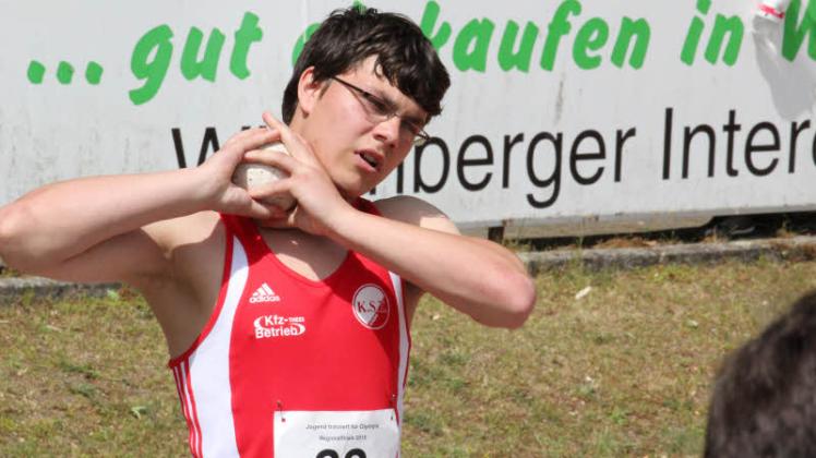 Janek Schröder gewann bei den norddeutschen Titelkämpfen Bronze im Kugelstoßen.   