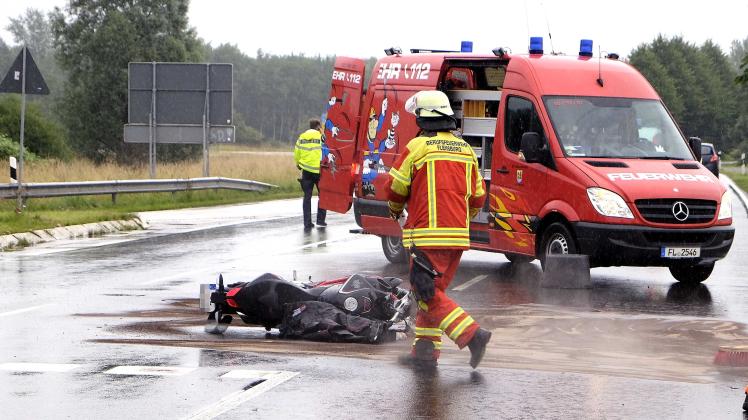 Motorradfahrer Bei Unfall Auf Der B199 Lebensgefährlich Verletzt | SHZ