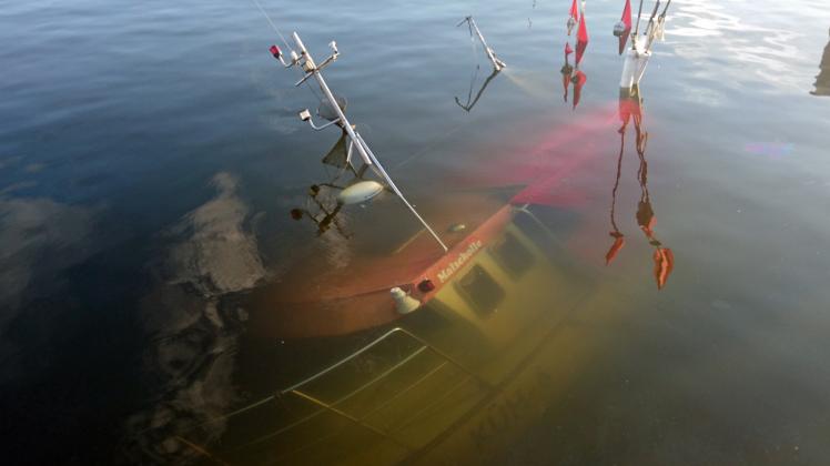 Als die Seenotretter am Unglücksort eintrafen, war das Boot bereits gesunken.  