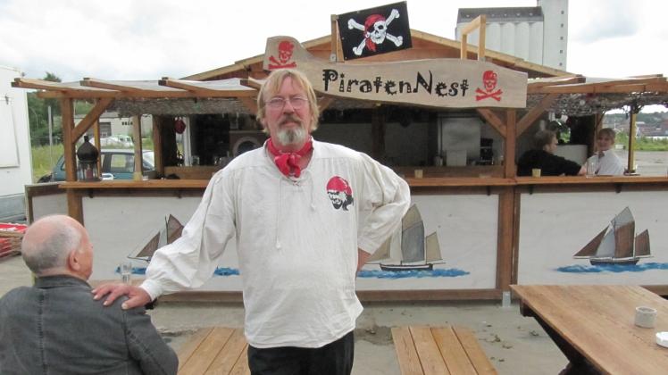 Maritimes Flair an exponierter Stelle: Harald Dittmer hat an der Harniskaispitze jetzt das „Piratennest“ eröffnet. 