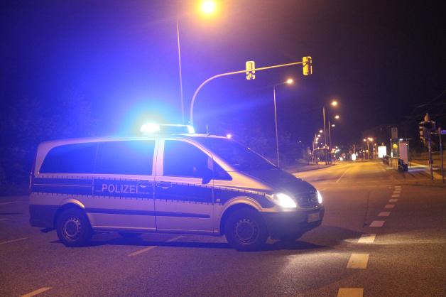 Polizei und Feuerwehr meistern "kuhlen" Einsatz in Rostock: Vier Kühe irren durch Lichtenhagen