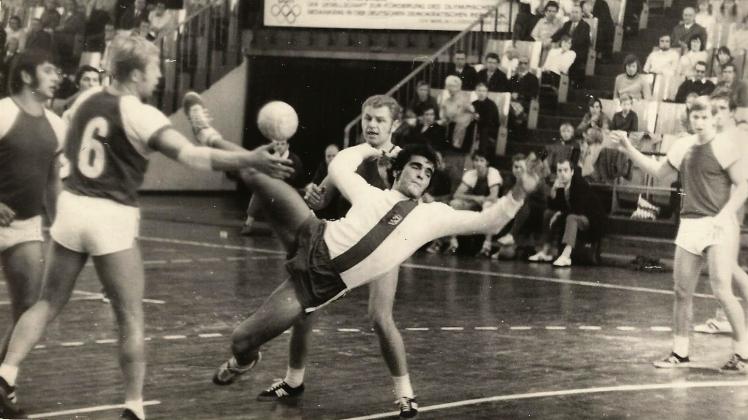 Der Schweriner Peter Rauch im Spiel gegen ZAB Dessau am 29. Oktober 1972  