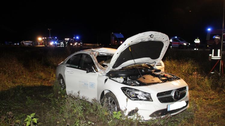 Dieser Mercedes hatte am Sonntag einen Transporter gerammt. Dieser Mercedes hatte am Sonntag einen Transporter gerammt.
