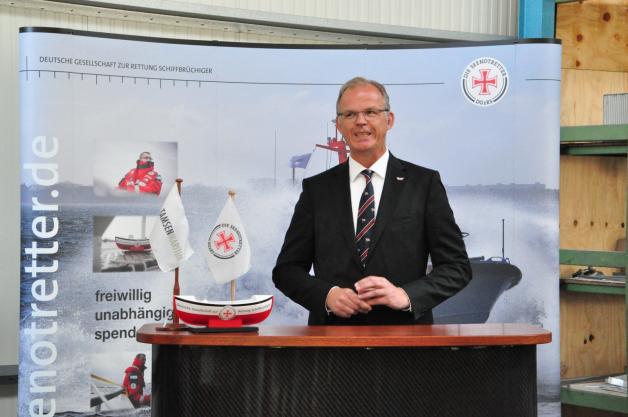 DGzRS-Geschäftsführer Nicolaus Stadeler lobt die Zusammenarbeit mit der Tamsen-Werft.