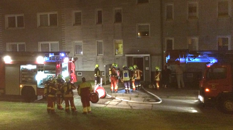 Zum zweiten Mal mussten die Kameraden der Freiwilligen Feuerwehr Gadebusch in diesesem Jahr wegen eines Kellerbrandes in die Heinrich-Heine-Straße 32 ausrücken.  