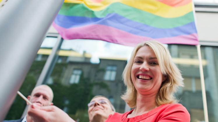 Ministerpräsidentin Manuela Schwesig (SPD) setzt sich gegen Rassismus und Diskriminierung ein. Der AfD passt das offenbar nicht.  