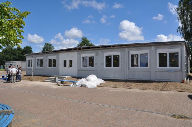 Der Innenausbau ist fast beendet, außen fehlt noch die Fassade. Der Innenausbau ist fast beendet, außen fehlt noch die Fassade.