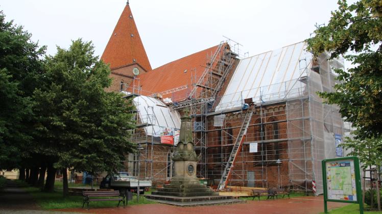 Bauarbeiten an der Schwaaner Kirche lassen in diesem Jahr keine Ausstellung während des Brückenfestes zu.  