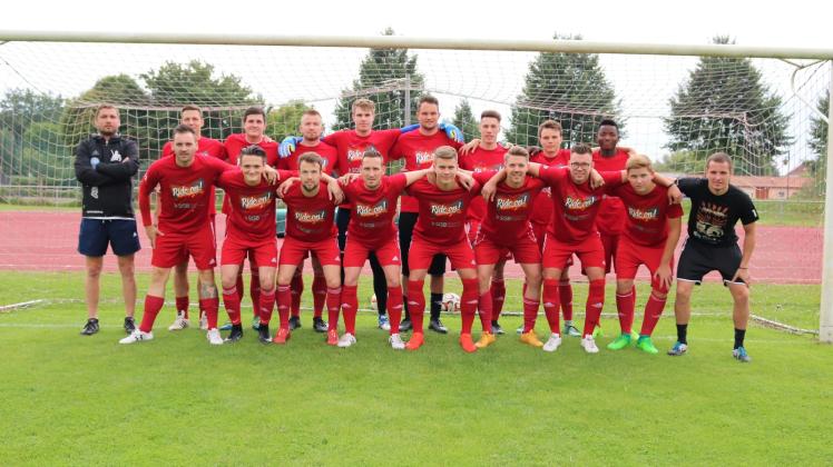 Optimistisch starten die Fußballer des SSV Einheit Perleberg morgen in die neue Landesliga-Saison.  