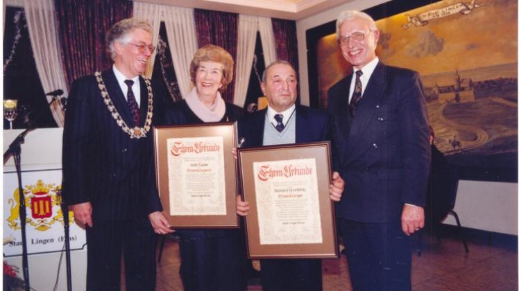Am 13. Dezember 1993, 52 Jahre nach ihrer Verschleppung, wurde Ruth Foster zur Ehrenbürgerin ernannt.