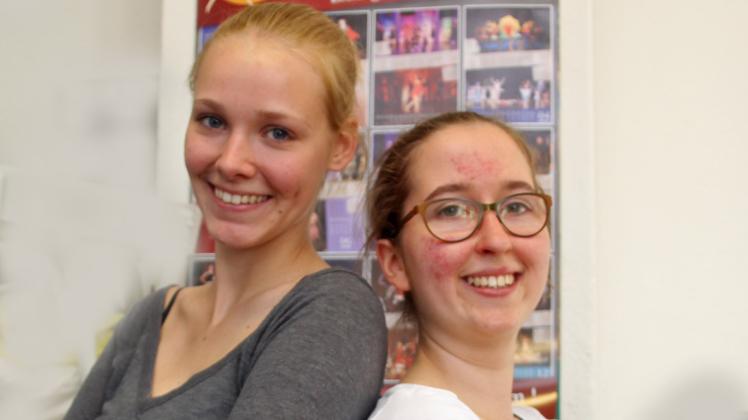 Valentina Prange und Luisa Lüth (v.l.) tantzen fast ihr ganzes Leben gemeinsam, nun trennen sich die Wege der jungen Frauen aus Güstrow. 