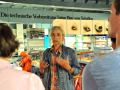 Das neue Konzept des Schifffahrtsmuseums erklärt Leiterin Kathrin Möller unter Deck. 