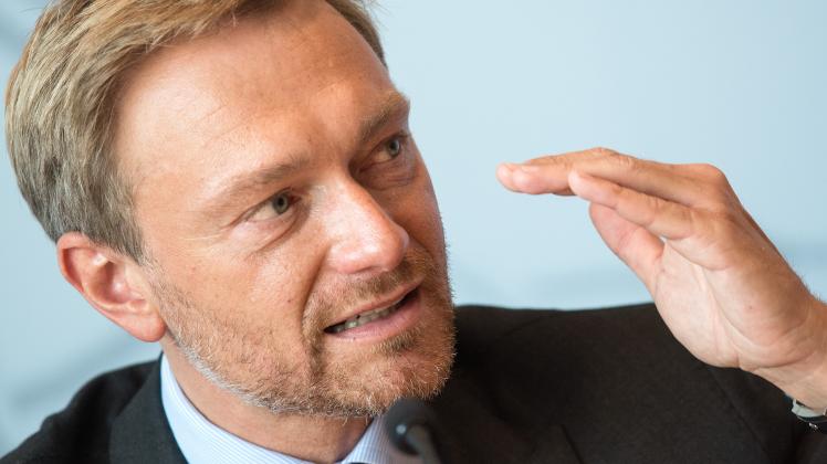 Der FDP-Vorsitzende Christian Lindner will mit dem Wahlprogramm zahlreiche Wählerstimmen erreichen. 