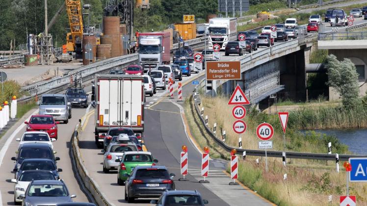 Die Autobahn 19  wird morgen auf Höhe der Petersdorfer Brücke zweitweilig gesperrt.  