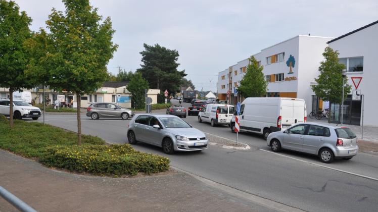 Eine Schwachstelle ist die Kreuzung Stralsunder Straße/Marlower Straße. Fußgängern bietet sich hier durch den vielen Verkehr eine unklare Querungssituation. Eine Lösung könnten zwei neue Übergänge bei der Mittelinsel und im Bereich des Börgerhuses sein.  