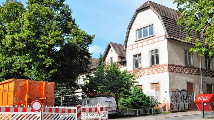 Als so genannte „Landeskrüppelanstalt“ war das Elisabeth-Heim 1907 errichtet worden und wurde später nach einem Umbau zur Orthopädischen Klinik. Seit 13 Jahr steht das Haus leer. 