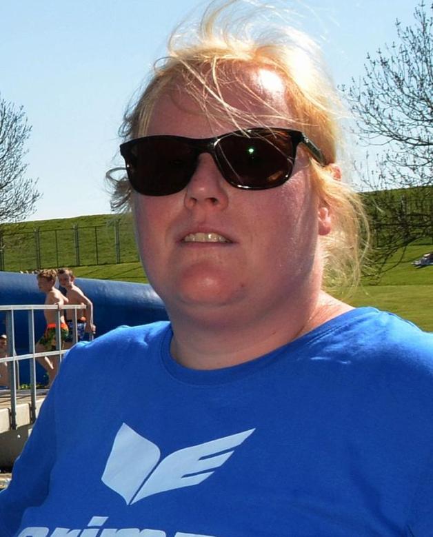 Die Sonnenbrille brauchte sie kaum in dieser Freibad-Saison: Schwimmaufsicht Katja Adebahr.