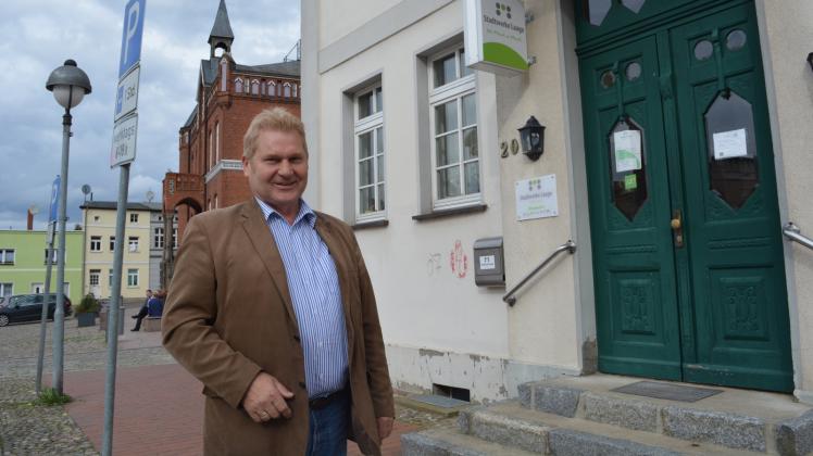 Im alten Amt Laage-Land begann seine Arbeit als Kommunalpolitiker. Jetzt will Günter Schink ins Rathaus. 