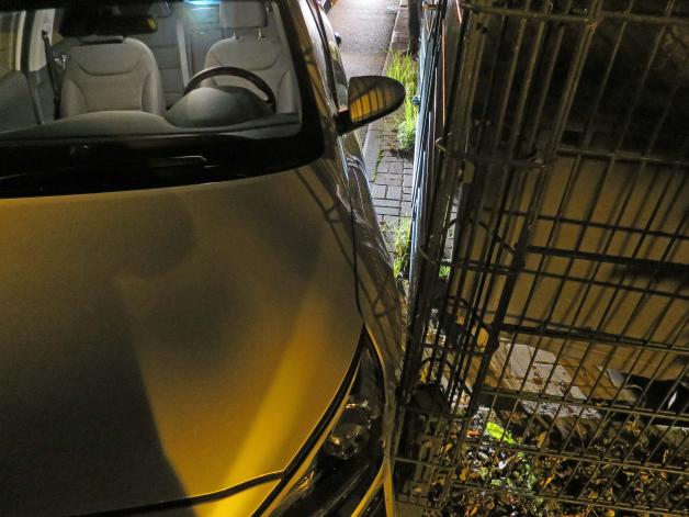 Betrunkener Autofahrer setzt Hyundai gegen Mülltonnen in Toitenwinkel - 26-Jähriger Autohausmitarbeiter kommt von Betriebsfest und hat knapp 2,0 Promille intus Betrunkener Autofahrer setzt Hyundai gegen Mülltonnen in Toitenwinkel - 26-Jähriger Autohausmitarbeiter kommt von Betriebsfest und hat knapp 2,0 Promille intus