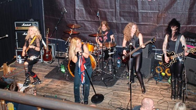 AC/DC Tribute-Ladies-Band in Kulturwerkstatt