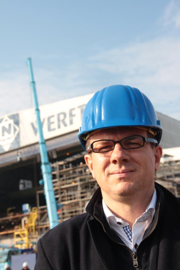 Projektleiter Mathias Kopitzki von der Neptun-Werft war gestern froh über den reibungslosen Ablauf. 