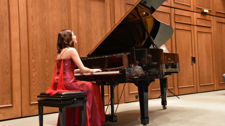Virtuoses Spiel: Pianistin Violetta Khachikyan spielte das erste Konzert an dem frisch renovierten Blüthner-Flügel. 