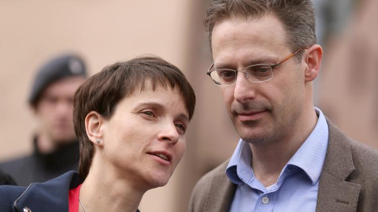 Frauke Petry und ihr Ehemann Markus Pretzell wollen nicht Teil der AfD-Bundestagsfraktion sein.