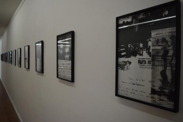 Die Ausstellung „Christian Boltanski.Works“ hat Ulrich Ptak kuratiert – das Zusammenspiel von Collagenserie „La vie Impossible“ (unten), „Monument Collége D’Hulst“ und Herzkammer. Fotos: nicp 