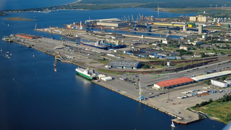 Am Überseehafen sollen sich mehr Produzenten und Logistiker für sich entdecken.  