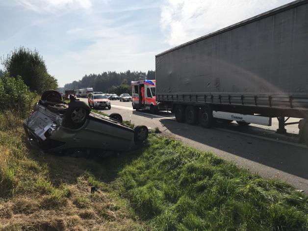 Tote und Schwerstverletzte forderte dieser schwere Unfall auf der A19 bei Malchow. Foto: Ebel