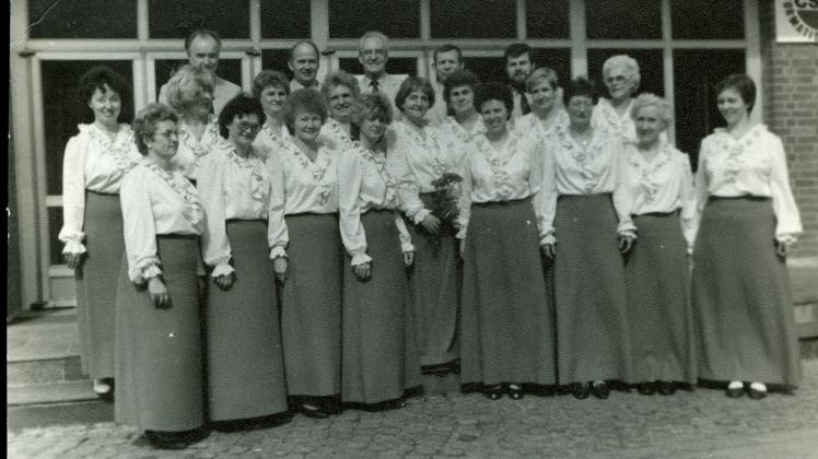 Der Parchimer Händelchor im Jahr 1986 mit seiner Leiterin Ilse Bierstedt (M.)  Fotos: Familienarchiv Dr. Gunda Maintz 