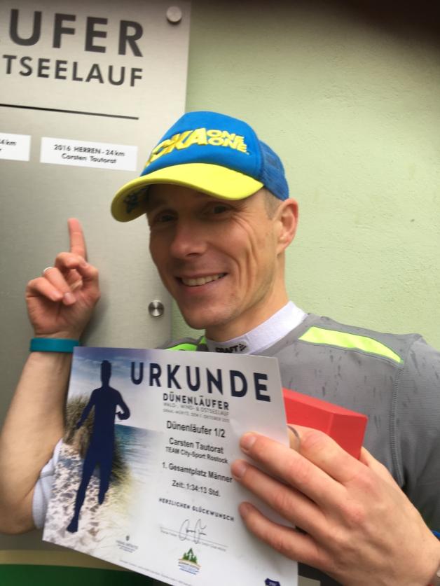Bei 24 Kilometern hat Carsten Tautorat erneut den Sieg verbucht. Jetzt kommt sein Name auf die Sieger-Tafel. Bei 24 Kilometern hat Carsten Tautorat erneut den Sieg verbucht. Jetzt kommt sein Name auf die Sieger-Tafel.