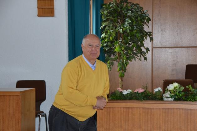 Gerd Diener kümmert sich um das Gebäude in der Heinrich-Paulsen-Straße. Gerd Diener kümmert sich um das Gebäude in der Heinrich-Paulsen-Straße.