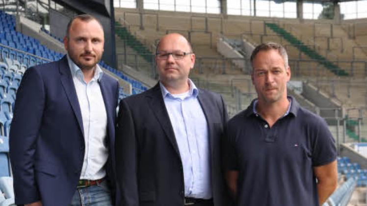 Das Führungstrio des FC Hansa noch in alter Konstellation: Der Vorstandsvorsitzender Robert Marien, sein Stellvertreter Christian Hüneburg und der Sportliche Leiter René Schneider (von links).