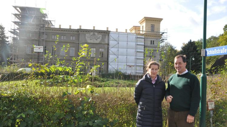 Das Gebäude ist gesichert, Pläne gemacht: Verena und Till-Alexander Herzer wollen das Gutshaus von Bülow zu neuem Lebnen erwecken.   