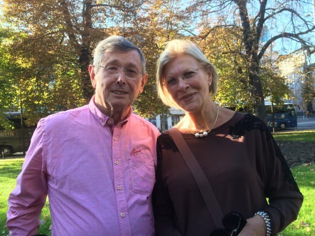 Ingrid und Bernd Siegemund aus Göhlen, beide 77 Jahre alt. Er hat die SVZ schon als Kind zu Hause kennengelernt. Für beide ist es die zweite Reise mit der SVZ und gilt mittlerweile als Geheimtipp. das Ehepaar schätzt die liebevolle Betreuung und will nächstes Jahr unbedingt wieder mit dabei sein. 