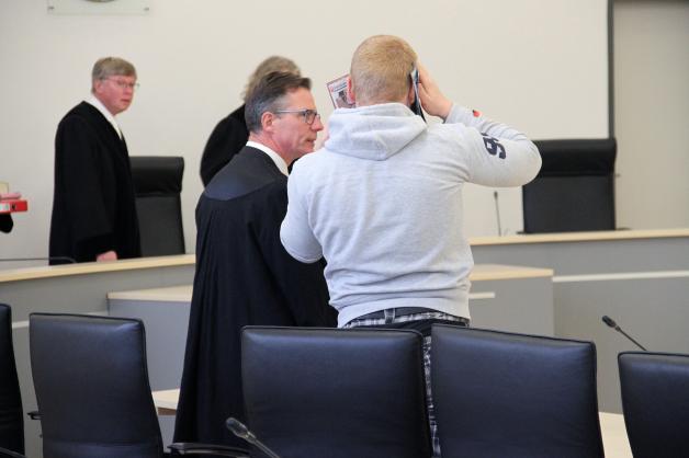 Betrügerprozess vor Rostocker Landgericht begonnen, Tim C (27) angeklagt