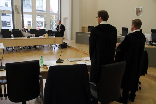 Betrügerprozess vor Rostocker Landgericht begonnen, Tim C (27) angeklagt
