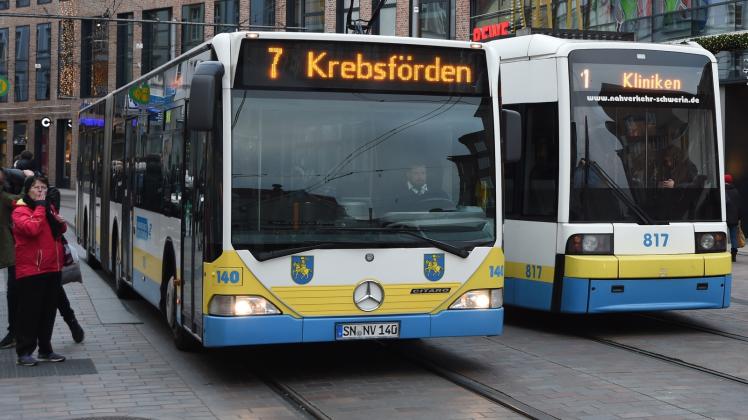 Generationswechsel: Drei Busse, die nur der Euro-3-Norm entsprechen, sollen durch Elektrobusse ersetzt werden.  