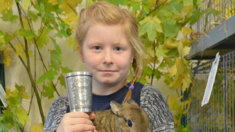 Die siebenjährige Lina Nele Roock gewann mit ihren Tieren den Landesverbandsehrenpreis.  Fotos: Schulze 