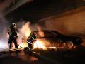 Erneut Autos in Rostock in Flammen: Zwei Pkw im Dierkower Kurt-Schumacher-Ring angezündet