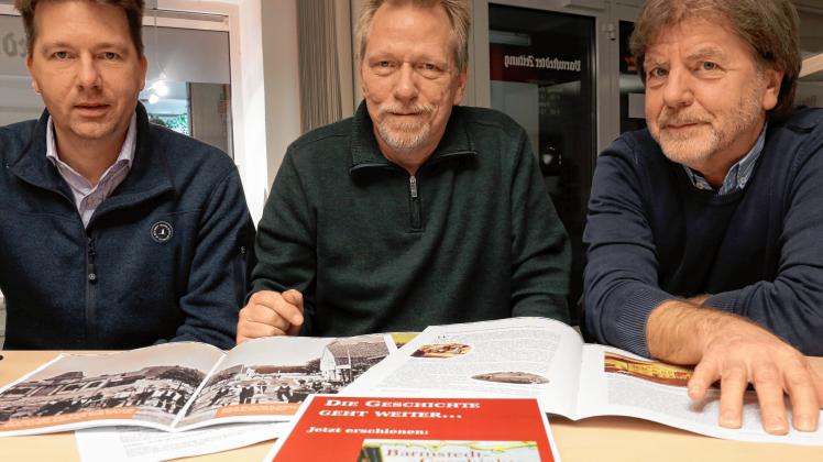 Sie haben neben weiteren Autoren an dem neuen Heft der Geschichtswerkstatt mitgeschrieben (von links): Jan Teegen, Andreas Lenz und Michael Theilig.